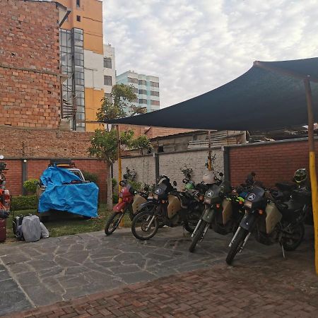 Armenia Hotel Cochabamba Eksteriør billede